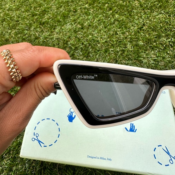 Off-White Artemisia 55MM Cat Eye White Dark Gray Tinted Sunglasses - Picture 5 of 13